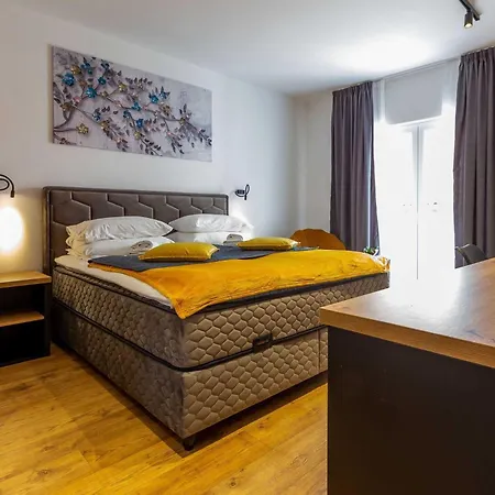 Guest house Charming And Elegant Historic Center